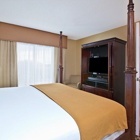 Holiday Inn Express & Suites - Sharon-Hermitage By Ihg West Middlesex Eksteriør bilde