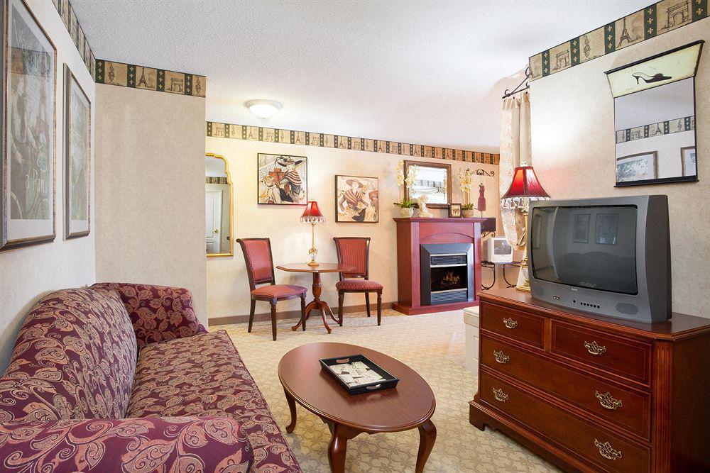 Holiday Inn Express & Suites - Sharon-Hermitage By Ihg West Middlesex Rom bilde