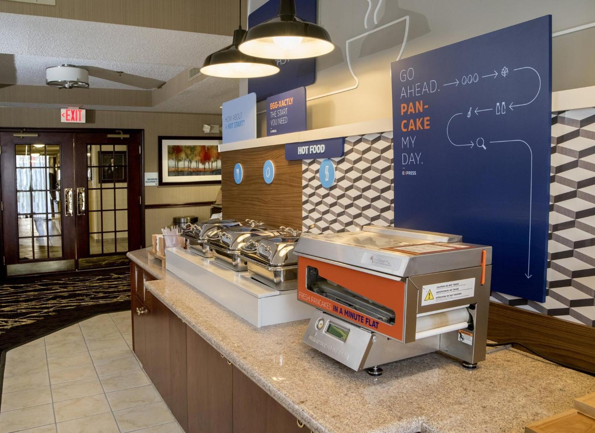 Holiday Inn Express & Suites - Sharon-Hermitage By Ihg West Middlesex Eksteriør bilde